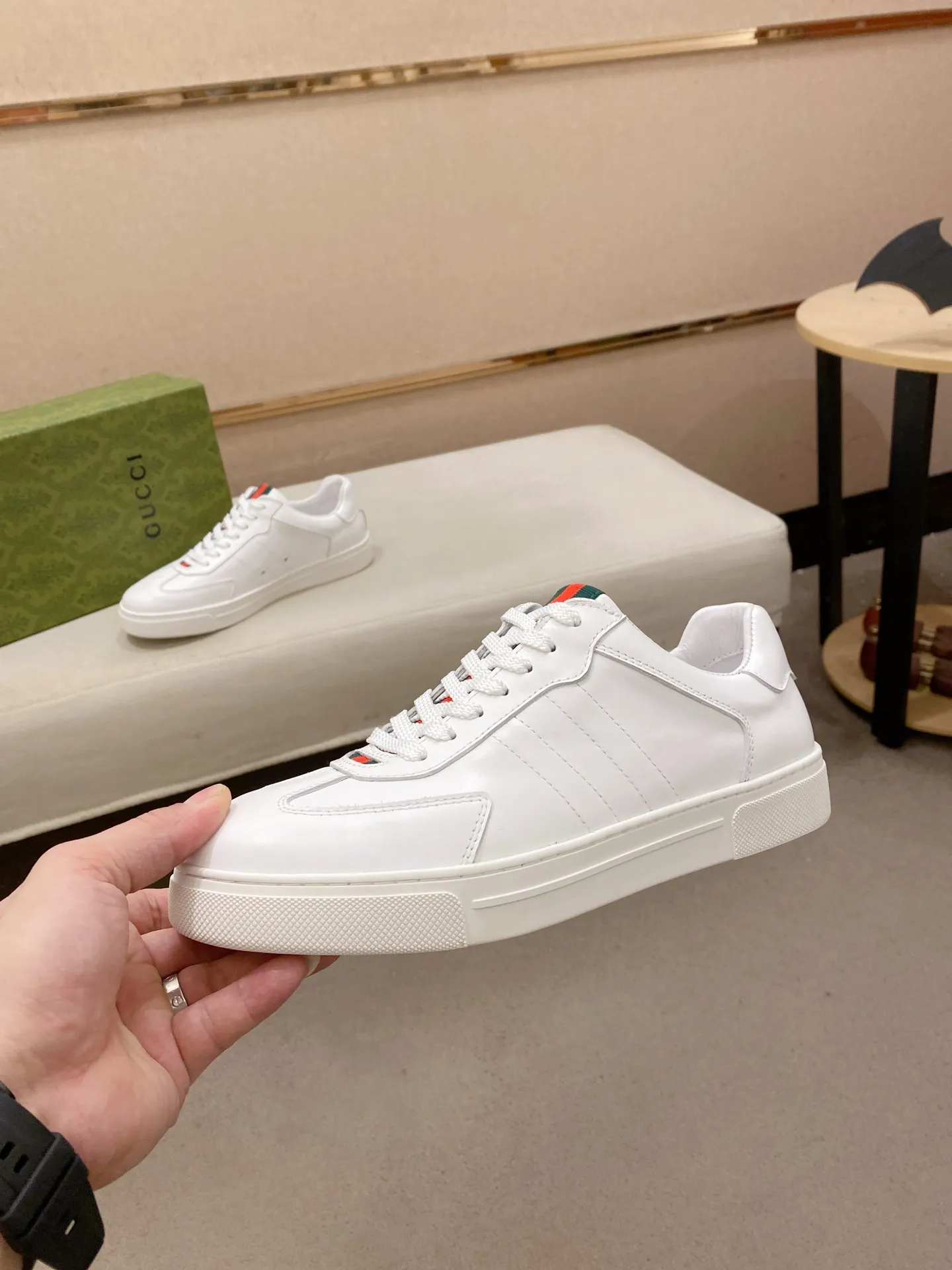 Factory price: 460💰 (GUCCI) The latest model from the official website 🎁🎁Casual and fashionable men's shoes👟, hot style 💥The version is simple and elegant, exclusive for trendy men. Unique official website latest brand elements 👑Gucci original decoration, fashionable and generous, the fabric is original cowhide ✅sheepskin lining, the official website specifies wear-resistant casual outsole, the classic model is taken in kind at the counter🎬38-44 (45 is not returned or exchanged)